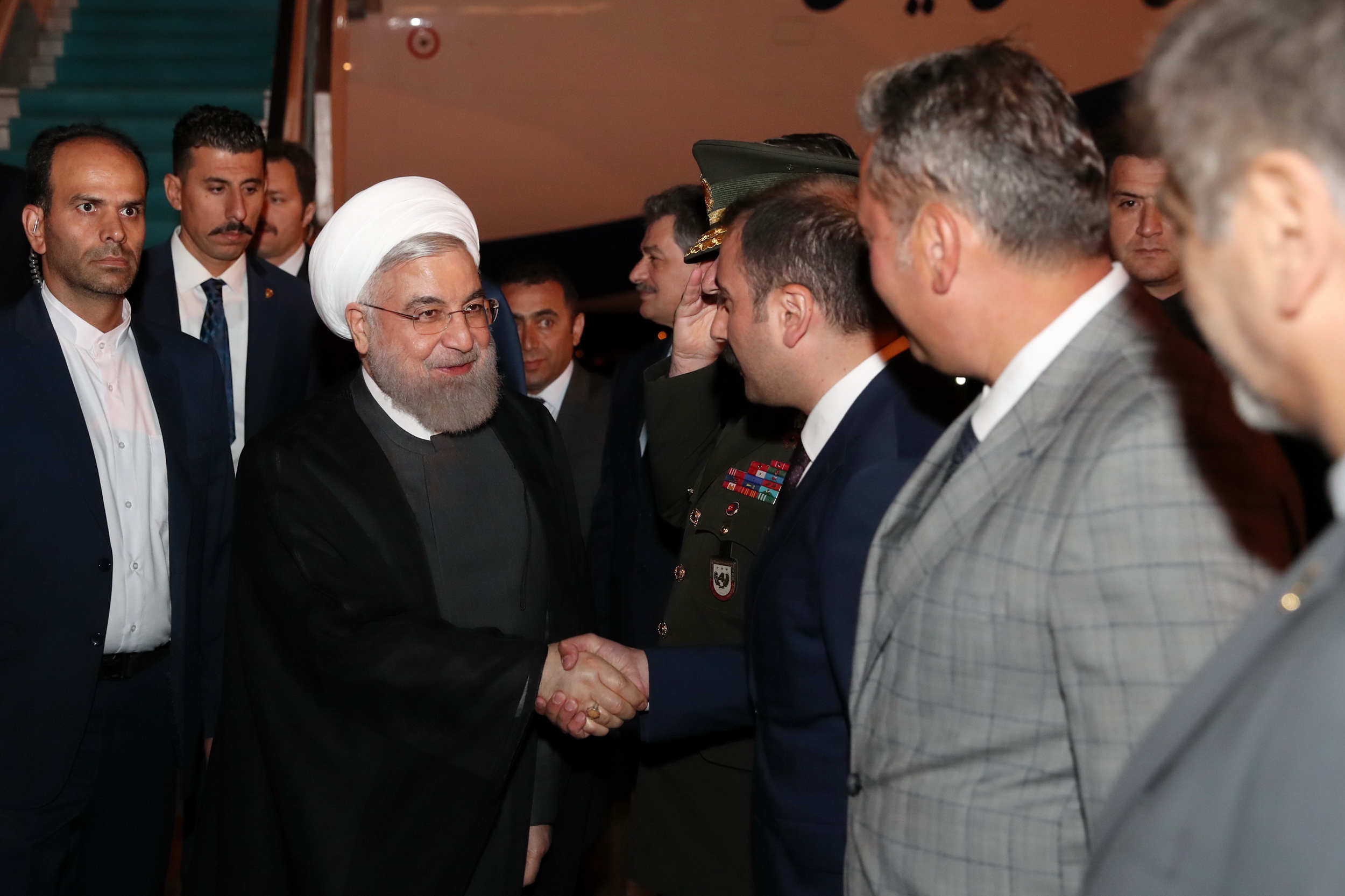 استقبال از روحانی در فرودگاه آنکارا +تصاویر