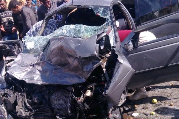 15 مصدوم در تصادف کامیون و پراید