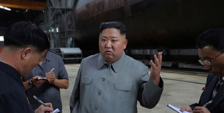 بازدید رهبر کره شمالی از زیردریایی غول‌پیکر بومی +عکس