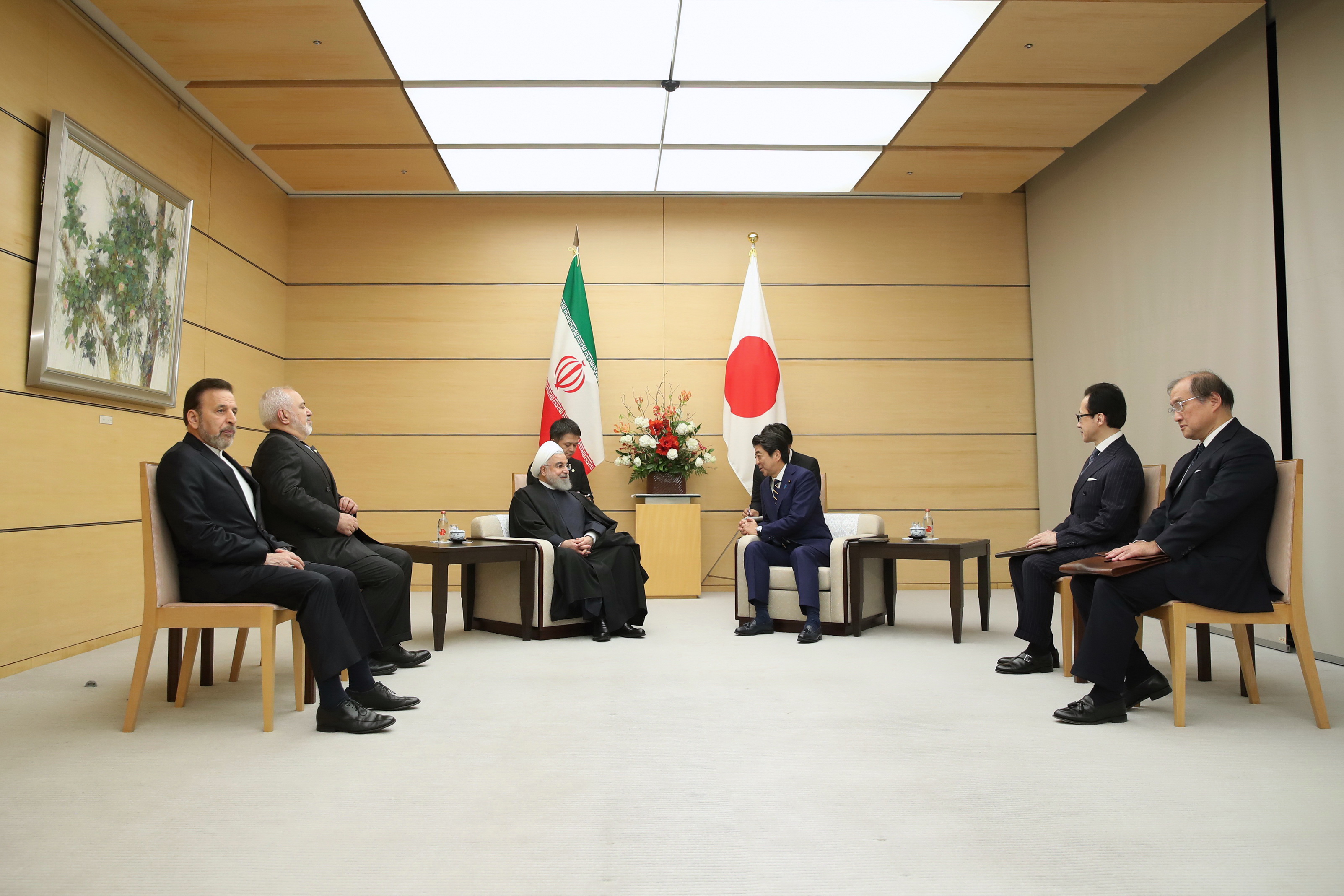 دیدار و گفت‌وگوی رییس جمهور با نخست وزیر ژاپن
