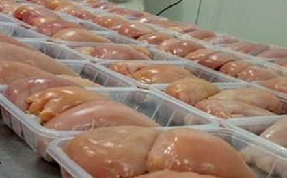 واسطه‌گری علت نوسانات قیمت در بازار گوشت و مرغ
