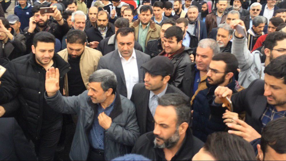 احمدی‌نژاد هم در راهپیمایی امروز حضور یافت +عکس