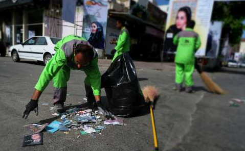 پاکسازی چهره تهران از تبلیغات انتخاباتی در ۱۲ ساعت