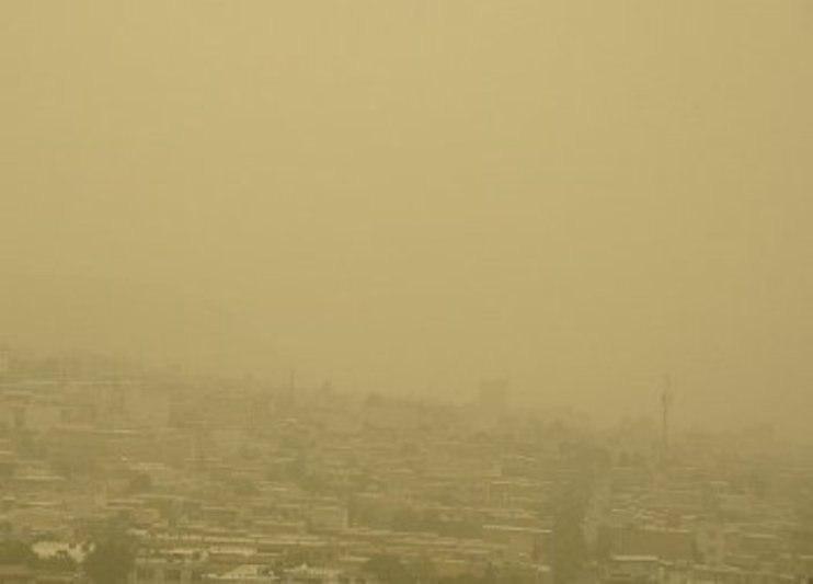 تهران؛ در محدوده غبارآلود و رگباری