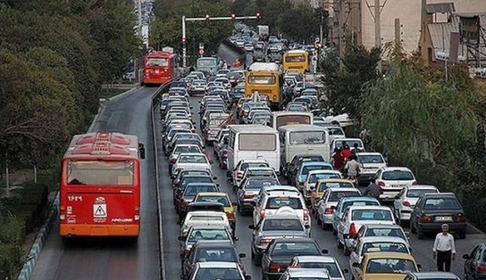 توئیت مشاور شهردار تهران در خصوص سهمیه‌بندی سوخت