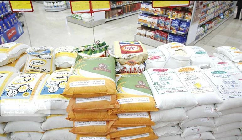 توزیع انبوه برنج و سیب زمینی برای کنترل بازار
