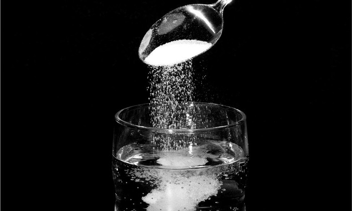 غرغره آب نمک، یک روش ساده برای جلوگیری از انتقال کرونا