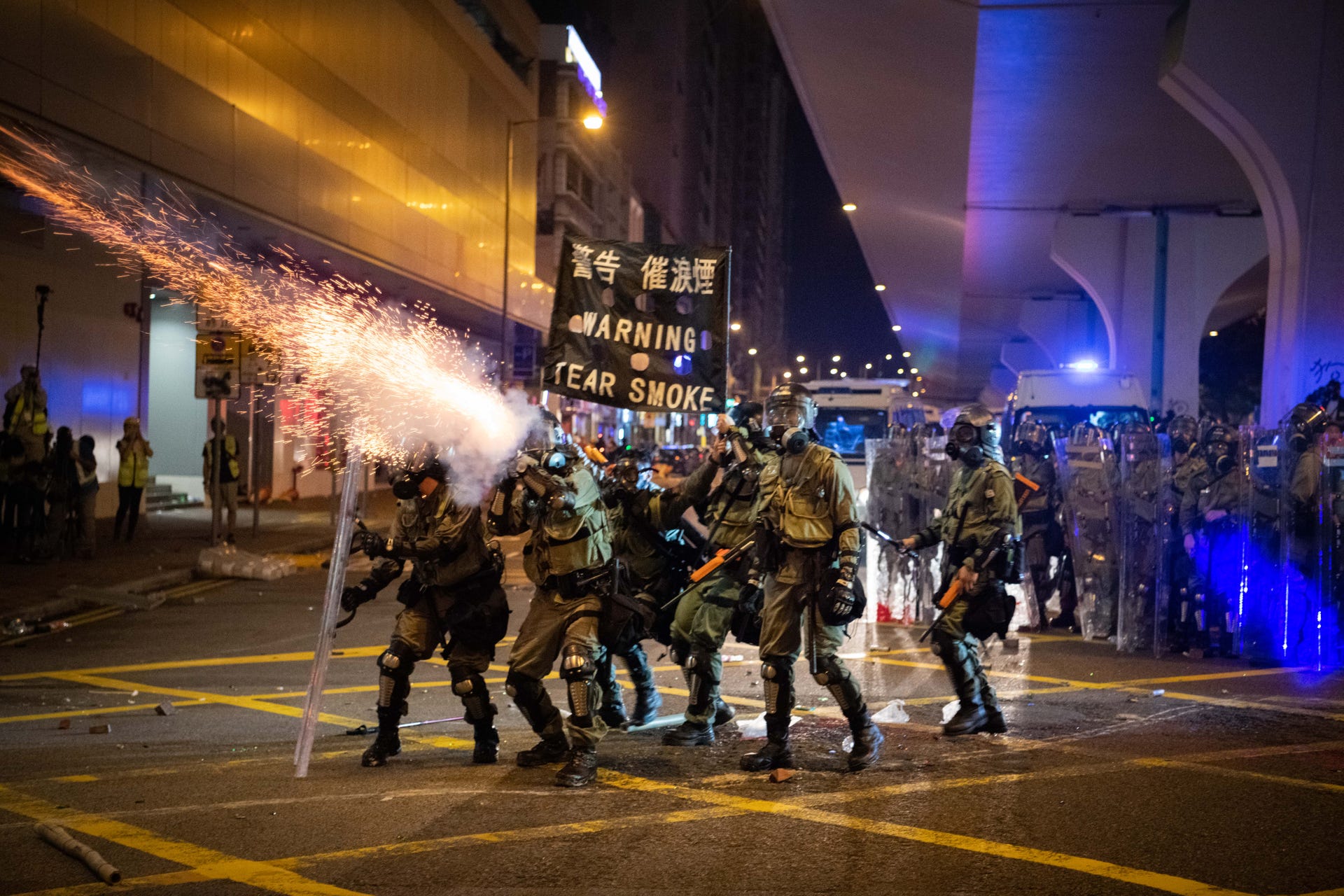 تظاهرات هنگ کنگ به آشوب کشیده شد +فیلم