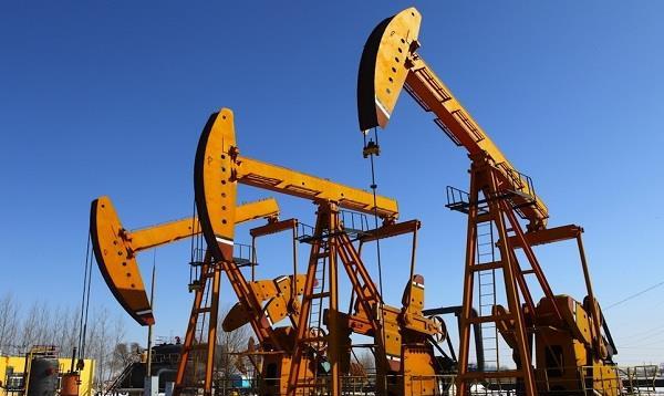 آمریکا با افزایش تولید نفت، درصدد کنترل بهای جهانی نفت است