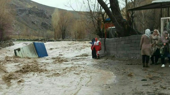 عادی شدن شرایط آب و برق در استان های سیل زده