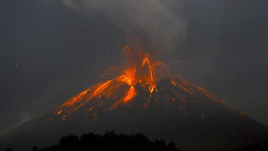 آتشفشان کوه اتنا در ایتالیا دوباره فعال شد  + فیلم