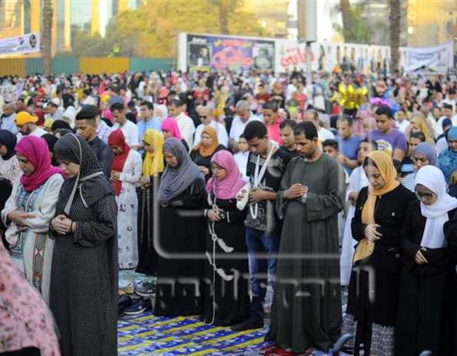 نماز مختلط زنان و مردان مصری +عکس