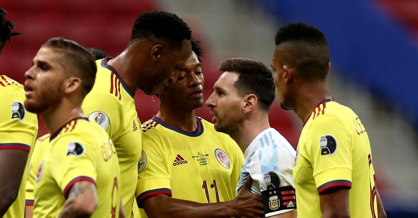 واکنش مدافع کلمبیایی به تمسخر توسط  مسی/  موضوع دفاع از تیم ملی بود