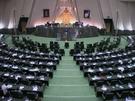  درخواست ۹۰ نماینده مجلس از لاریجانی درباره شفافیت آرای مجلس 