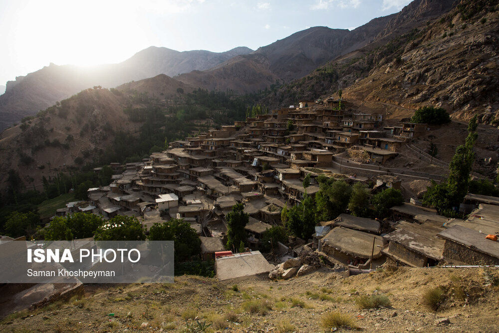 روستایی شبیه به ماسوله در دل رشته کوه زاگرس +تصاویر