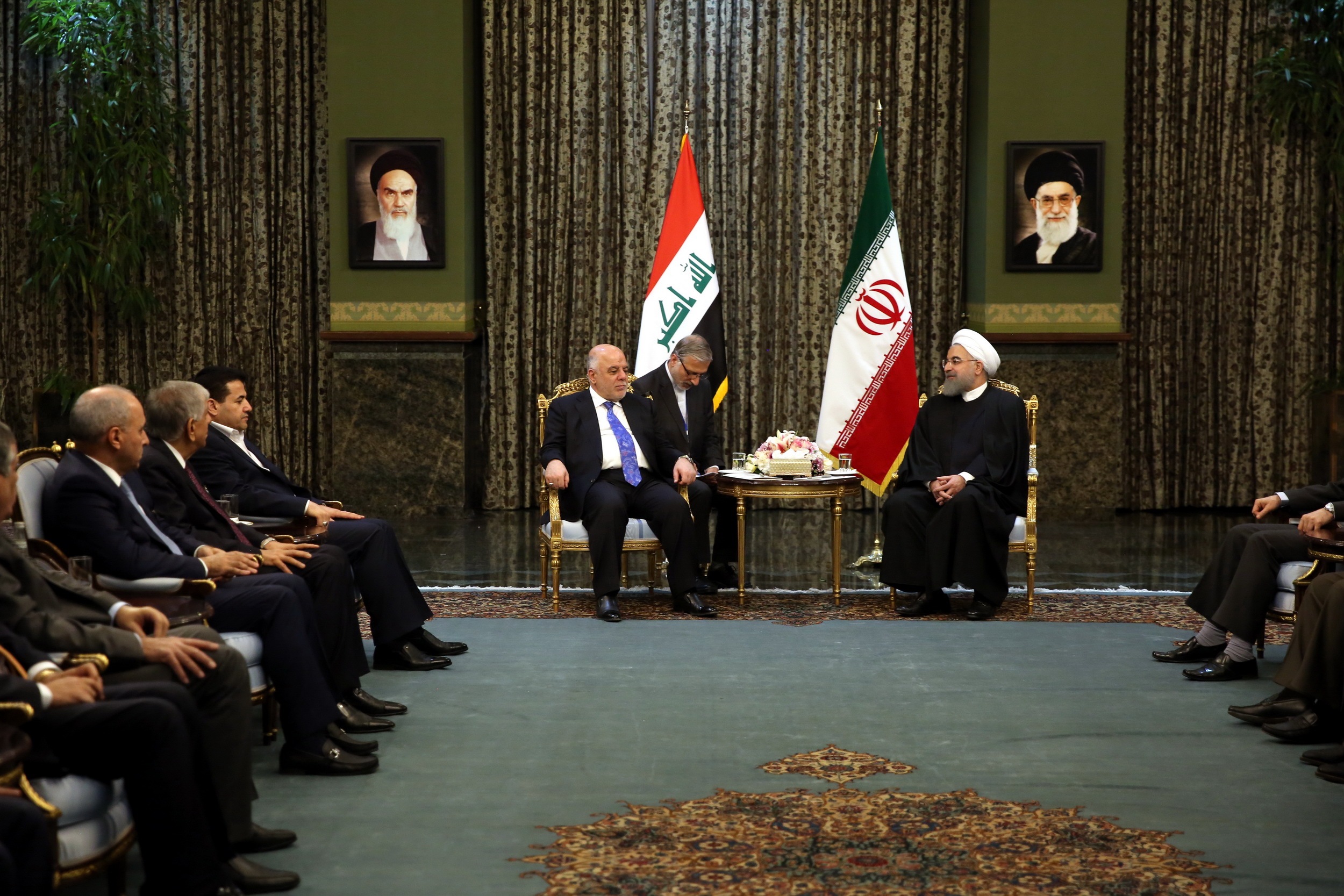 روحانی: تهران با همه توان آماده مشارکت در روند بازسازی و توسعه عراق است/ تهران و بغداد می‌توانند روابط و همکاری‌های خود را گسترش دهند