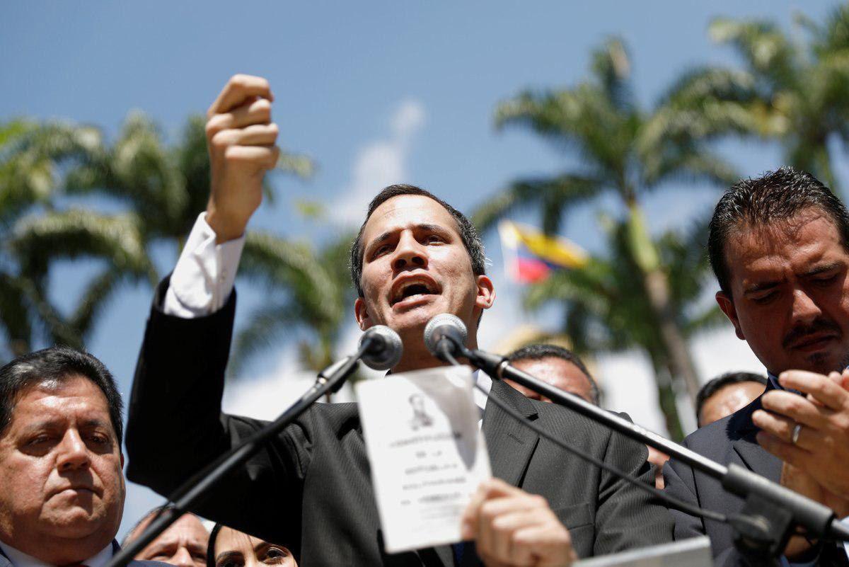 رهبر مخالفان ونزوئلا خود را رئیس جمهور خواند