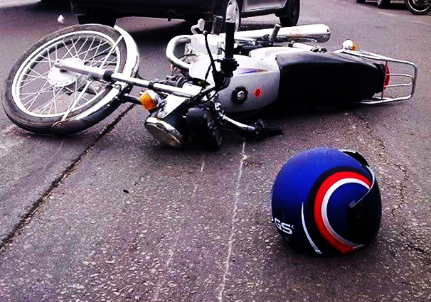  تصادف تلخ موتورسوار با دانش‌آموزان در خیابان + فیلم