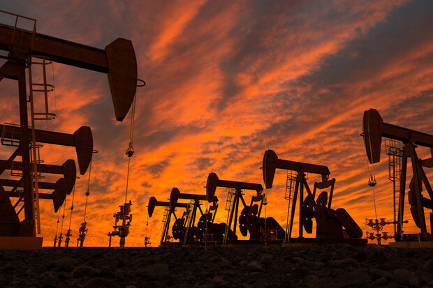 عرضه جهانی نفت از مصرف فراتر می‌ رود