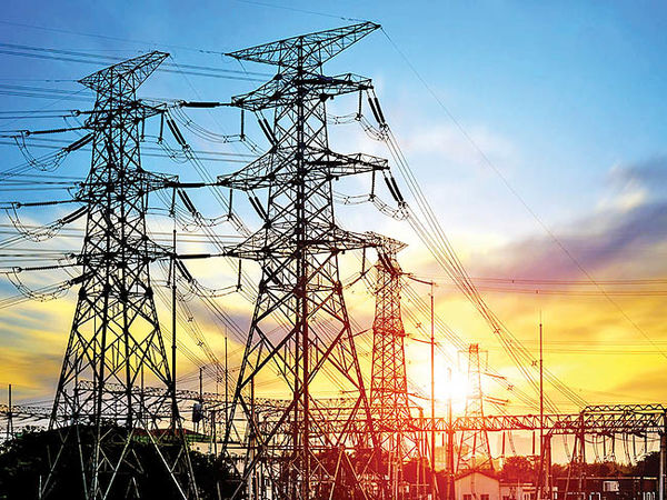 تکلیف شرکت توانیر برای توسعه و نوسازی شبکه فرسوده برق کشور
