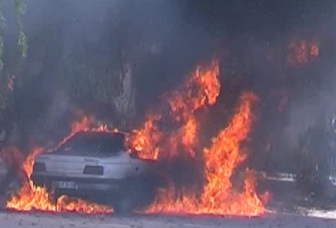 راننده زن پژو 405 در آتش سوخت