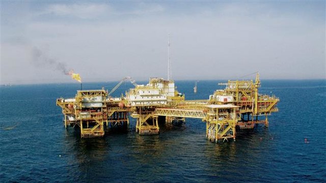 تا‌پایان برنامه‌ششم ظرفیت تولید نفت به ۴,۷میلیون بشکه در روز می‌رسد؟/ تعیین تکلیف شیل گاز و شیل نفت ایرانی