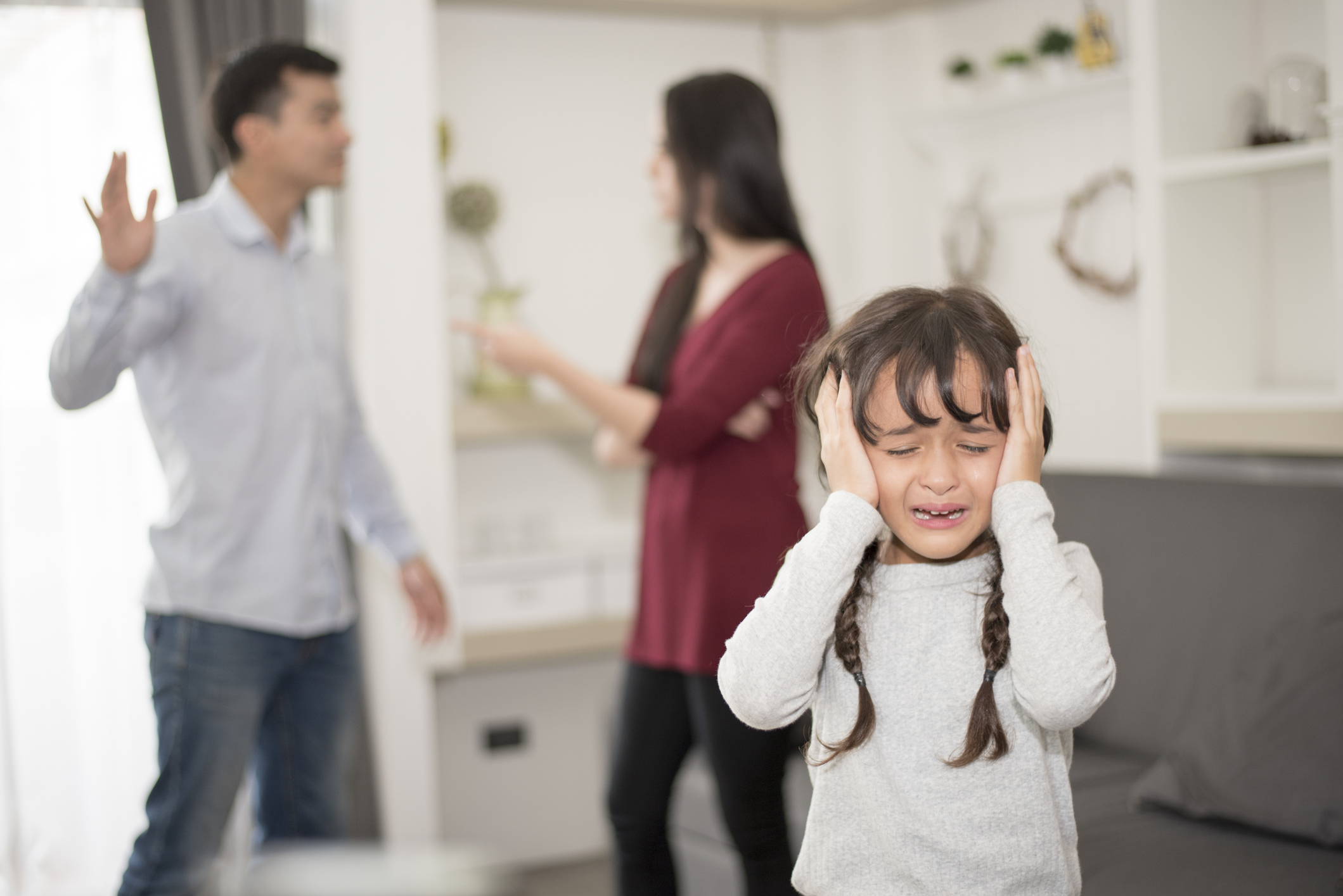 حضانت فرزندان پس از طلاق با پدر است یا مادر؟