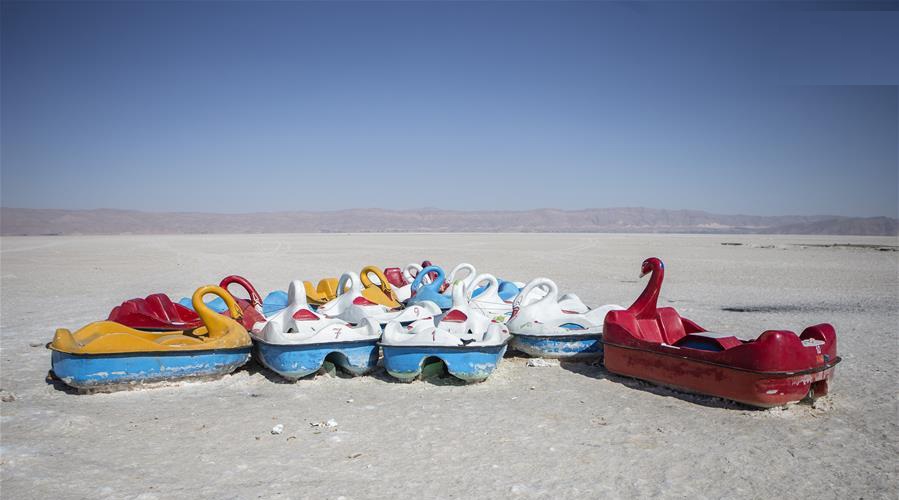 تصاویر رسانه چینی از دریاچه خشک شده استان فارس