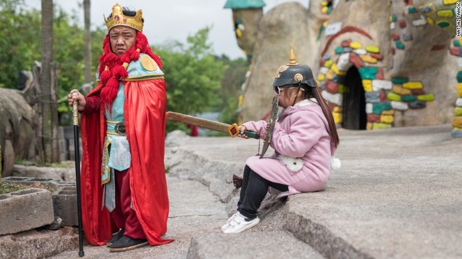 پادشاه شهر کوتوله‌ها در چین +تصاویر
