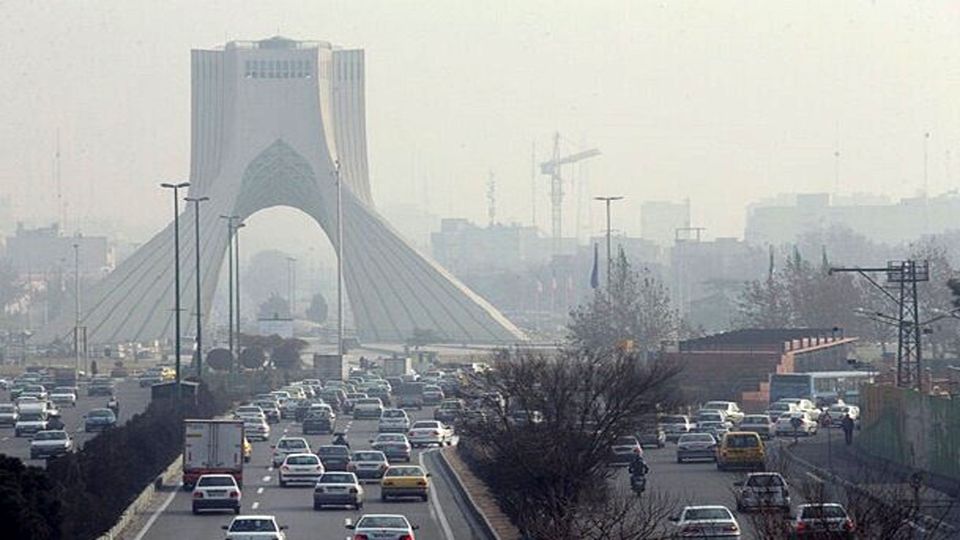آخرین وضعیت آلودگی هوای تهران / ۱۷ منطقه در وضعیت قرمز