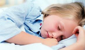 تبعاتی که دیر خوابیدن کودک شما به همراه دارد