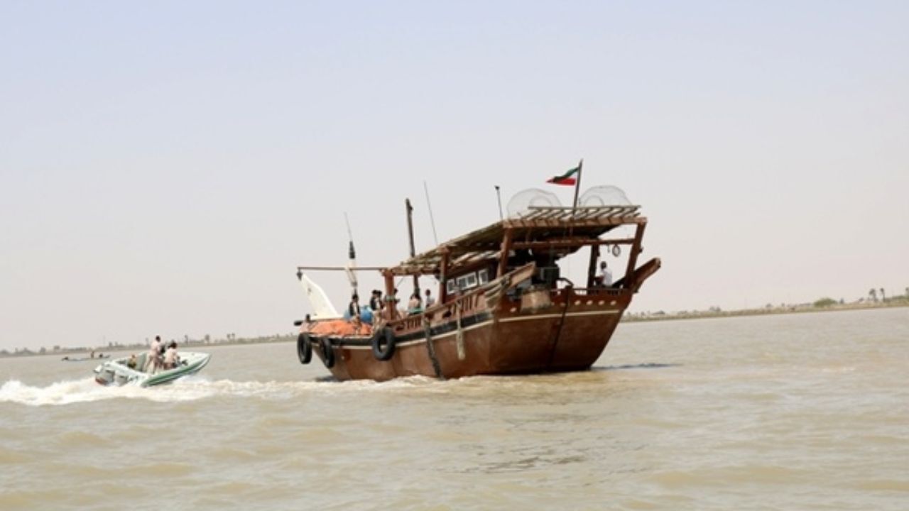محموله سوخت قاچاق در آب‌های بوشهر کشف شد