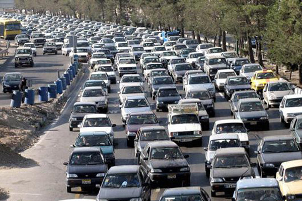 آزادراه قزوین- کرج- تهران ترافیک است
