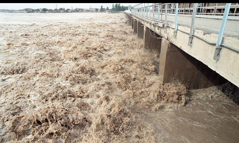 کرخه و دز حوزه‌های احتمالی بحران خوزستان/ از نزدیک شدن به رودخانه‌ها جداً خودداری کنید