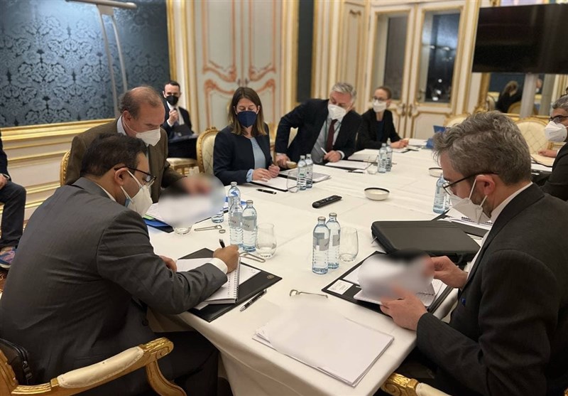 نشست مذاکره کنندگان ایران و تروئیکای اروپایی در وین