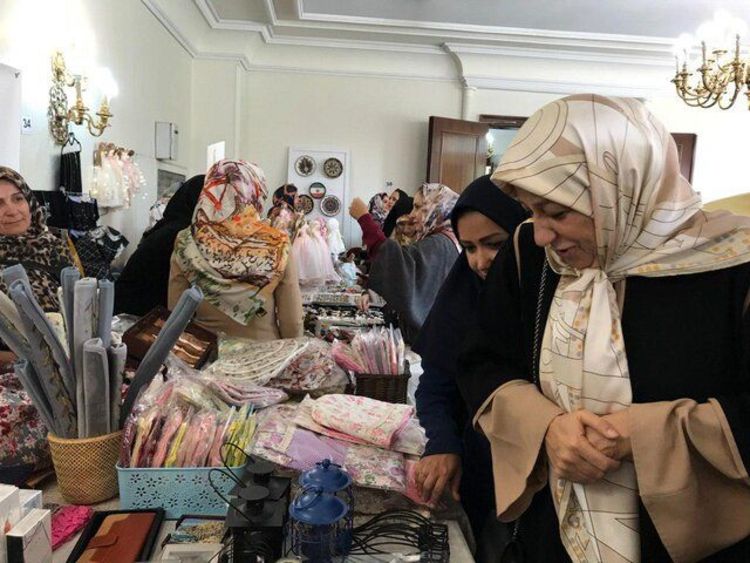 همسر ظریف در جشنواره غذا و صنایع دستی +عکس