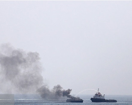 مانور مشترک نیروی دریایی ایران و عمان در تنگه هرمز