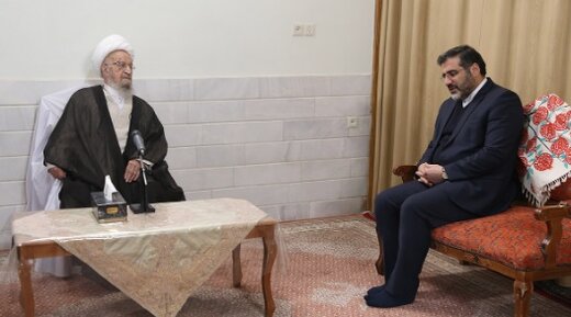 آیت‌الله مکارم شیرازی: رییس‌جمهور، بدانند در شرایط سختی قرار دارند / «خشونت و فشار» در مسأله حجاب، کارساز نیست