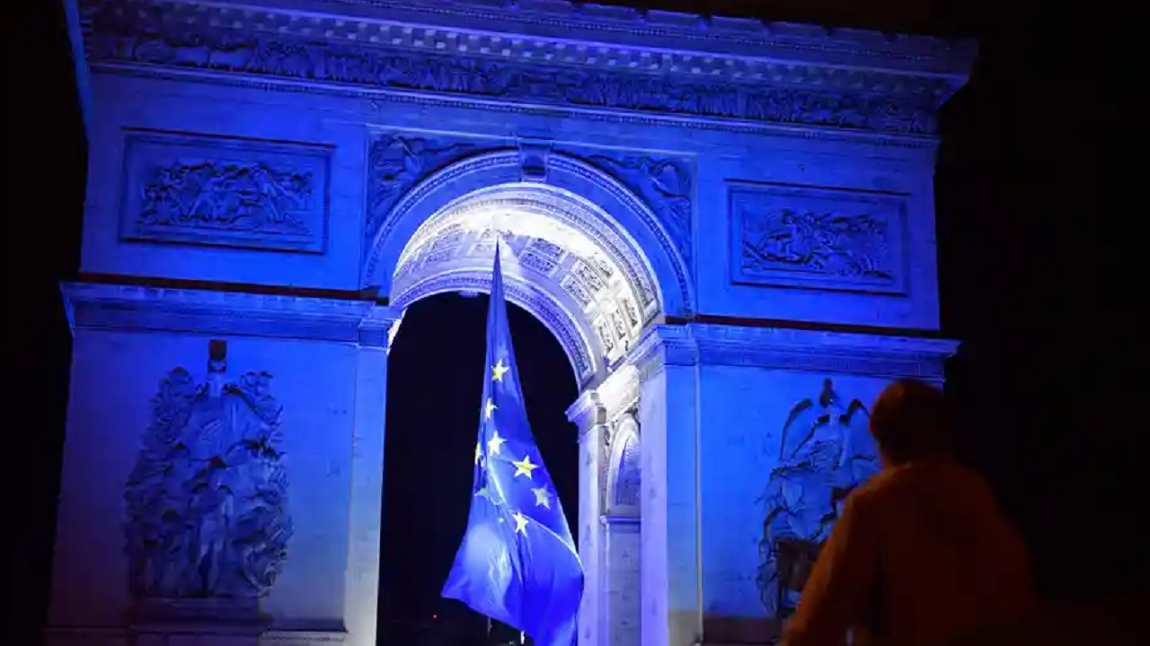 جنجال در نخستین روزِ ریاست فرانسه بر اتحادیه اروپا
