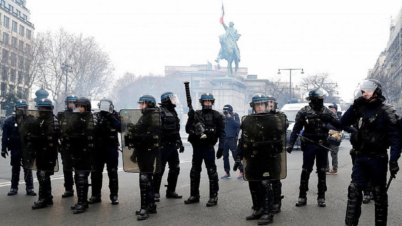 خنثی کردن یک کودتای نظامی در فرانسه 