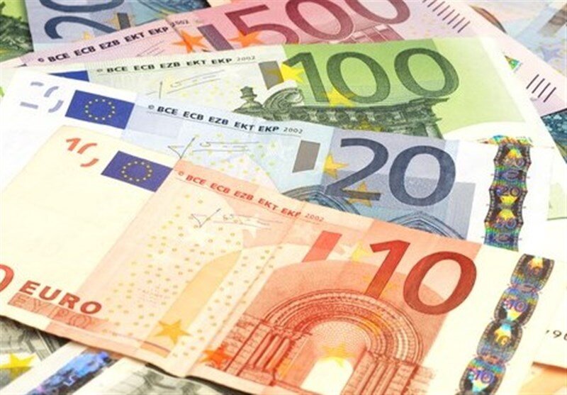 سقوط بی‌سابقه یورو