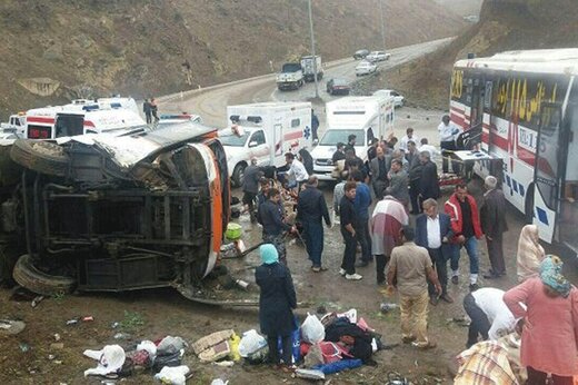 واژگونی اتوبوس در خراسان رضوی با ۳ کشته و ۲۵ مصدوم + فیلم