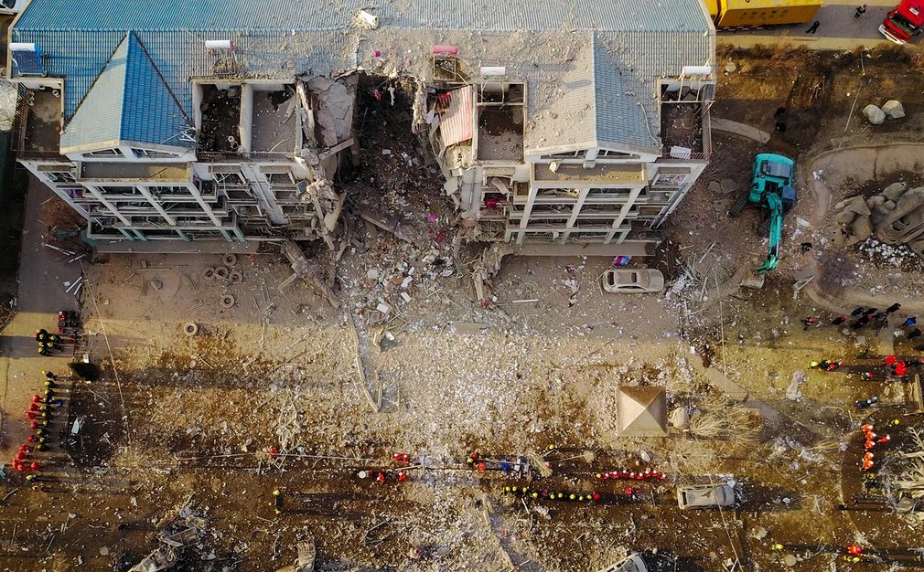 نمای هوایی از ساختمان ویران شده درچین +عکس