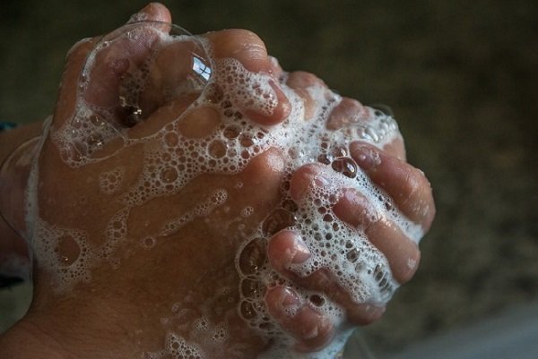 تاثیر افزایش شستشوی دست‌ها بر کاهش انتشار کرونا