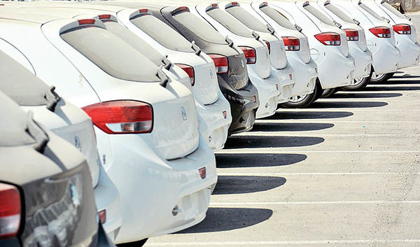 اختلاف‌نظر دولت و مجلس در شیوه قیمت گذاری خودرو
