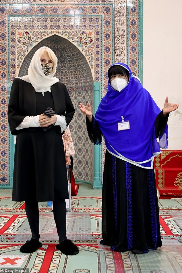 بازدید عروس ملکه انگلیس از یک مسجد +تصاویر