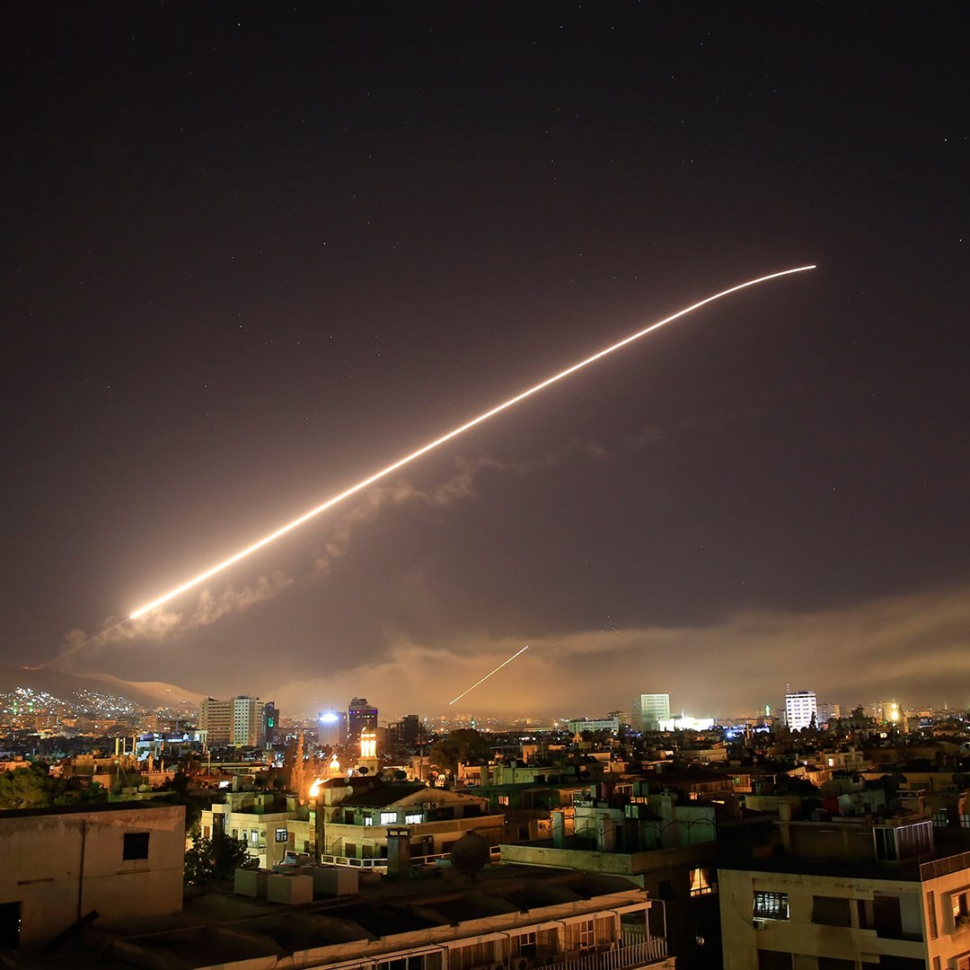 واکنش سامانه پدافند موشکی سوریه به موشک مهاجم +عکس