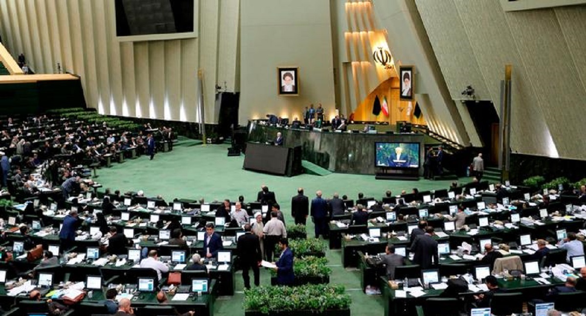 مجلس با کلیات لایحه متناسب سازی حقوق کارکنان دولت موافقت کرد