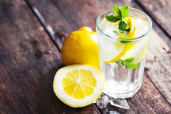 مزه‌دار کردن آب با لیمو ممنوع!