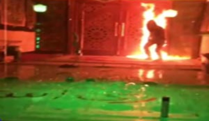 عوامل آتش‌زدن درب مسجدی در تهران دستگیر شدند